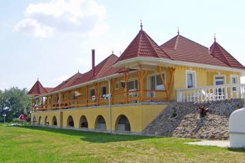 Węgry Privát Hernádszurdok, Zewnątrz